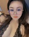 巨乳眼镜骚女